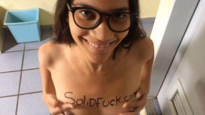 This petite teen girl fucks like a real pro - sunporno.com