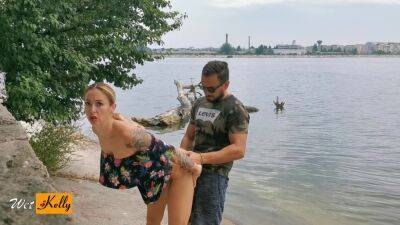 Kelly - Amateur Couple Enjoy Fucking In The Public Park - Wet Kelly - upornia