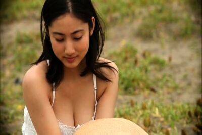 Natural busty asian babe outdoor banging - drtuber