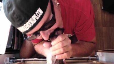 Gloryhole DILF tugs ballsacks during bj - drtuber