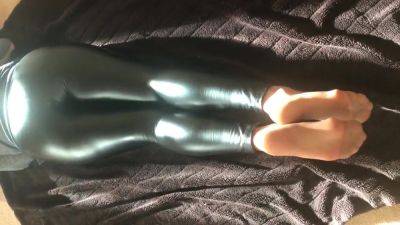 Wetlook Leginggs And Wetlook Pantyhose Feet - hclips